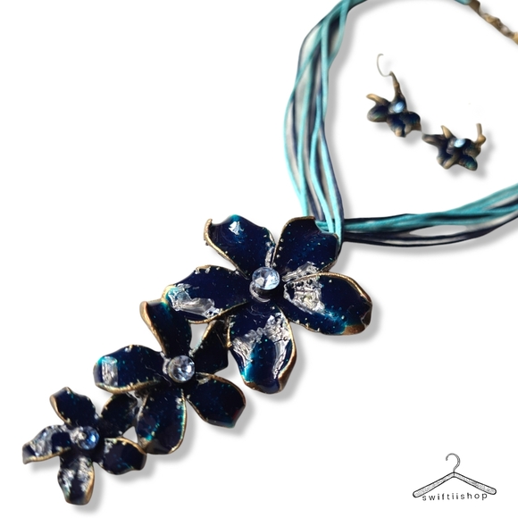 SALE💕 Jewellery Set Blue Flower Pendant Necklace Matching Drop Earrings - Picture 3 of 9